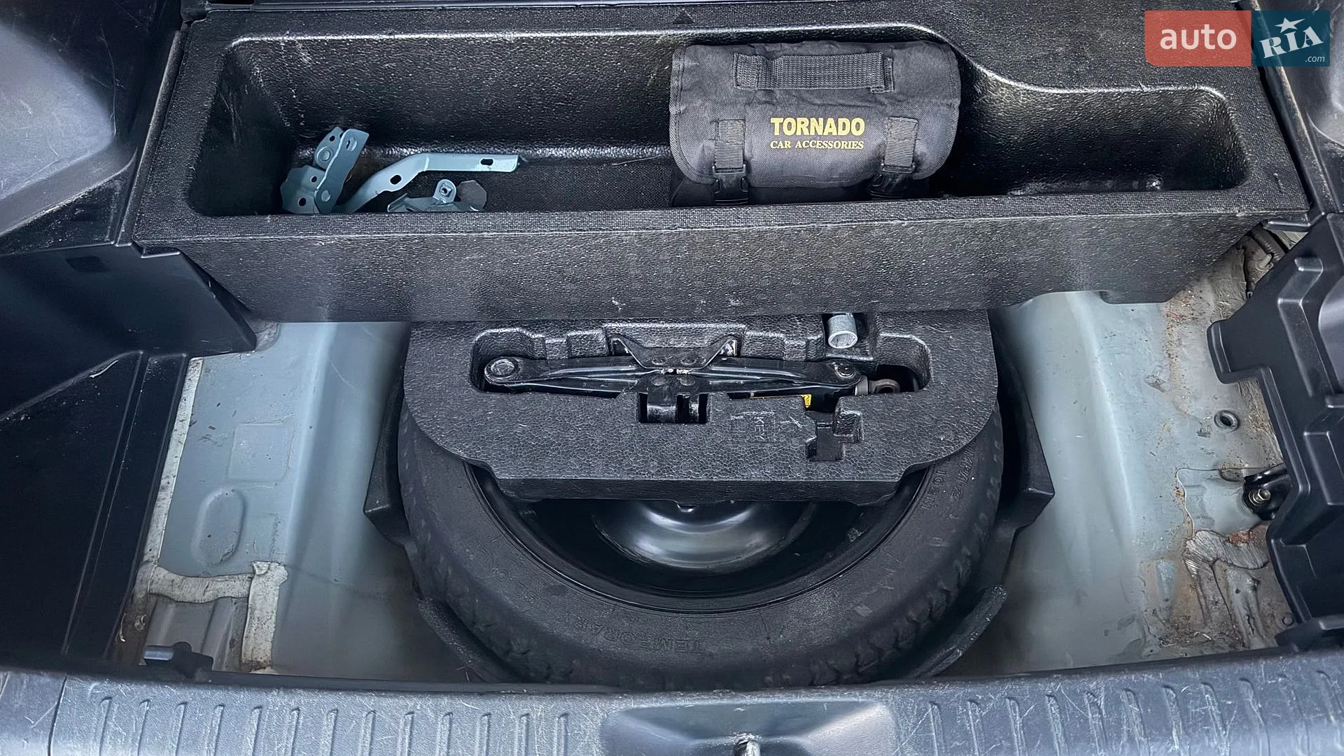 2015 Toyota Prius v (+) - мініатюра 40