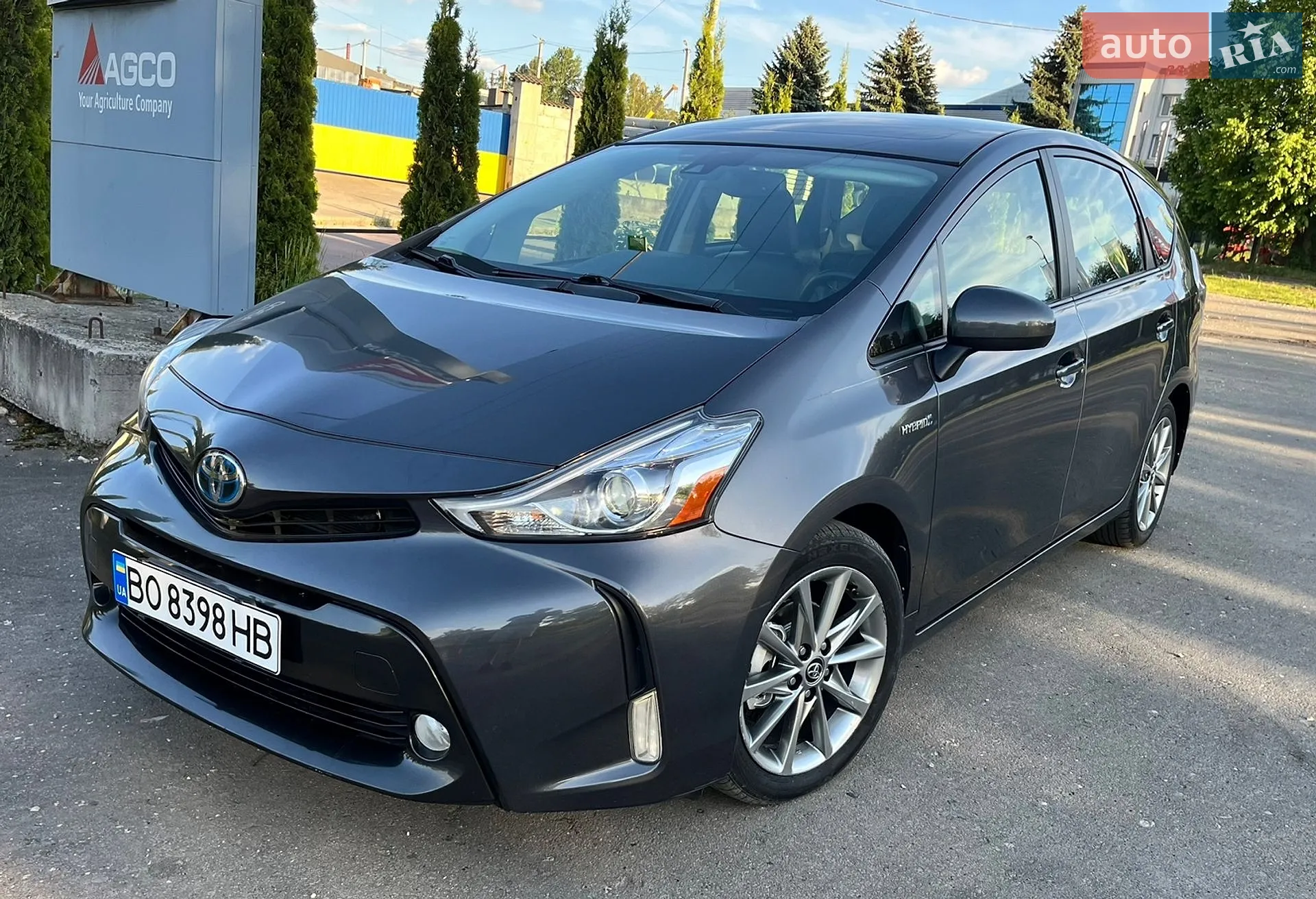 2014 Toyota Prius v (+) - мініатюра 2