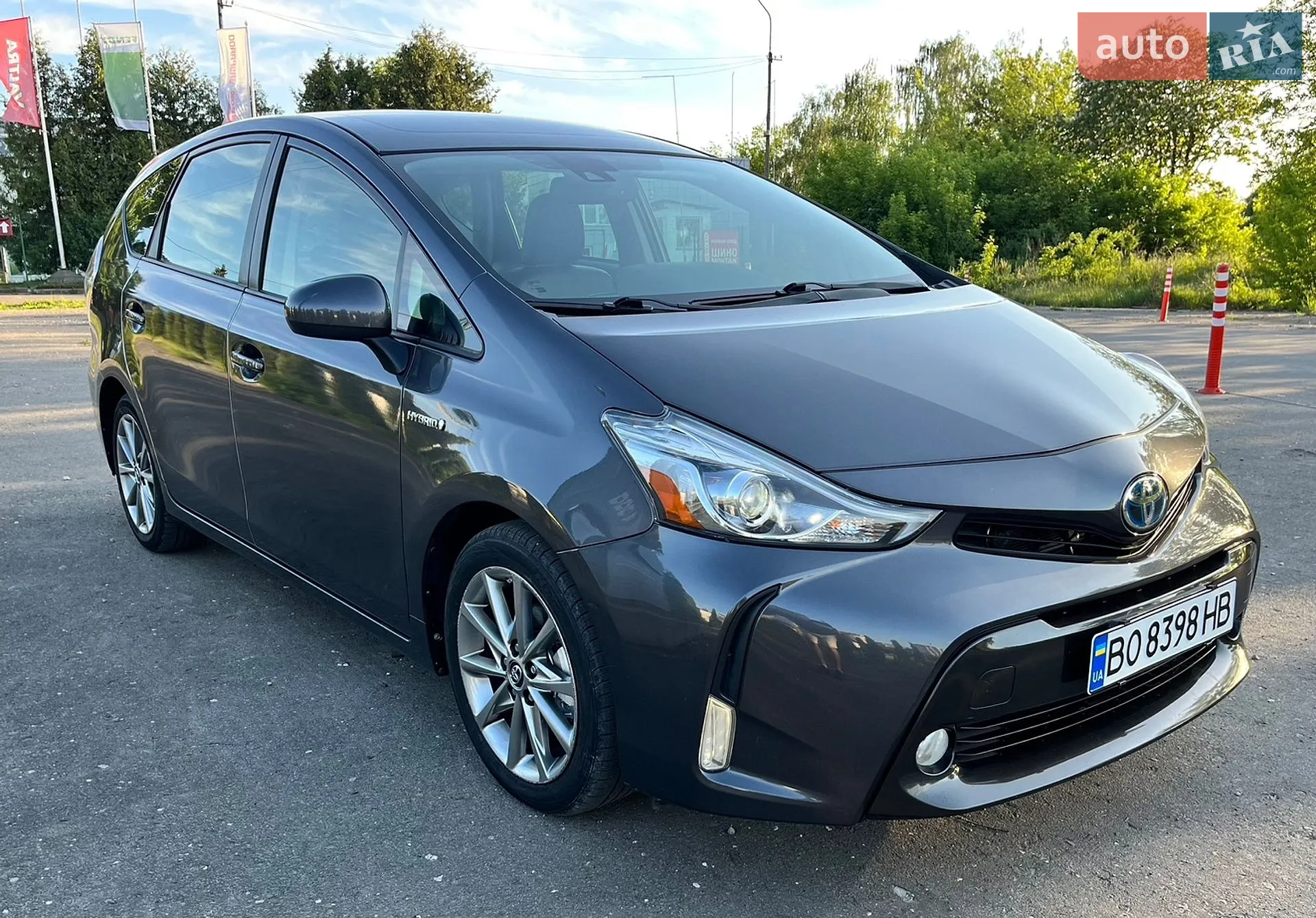 2014 Toyota Prius v (+) - мініатюра 10
