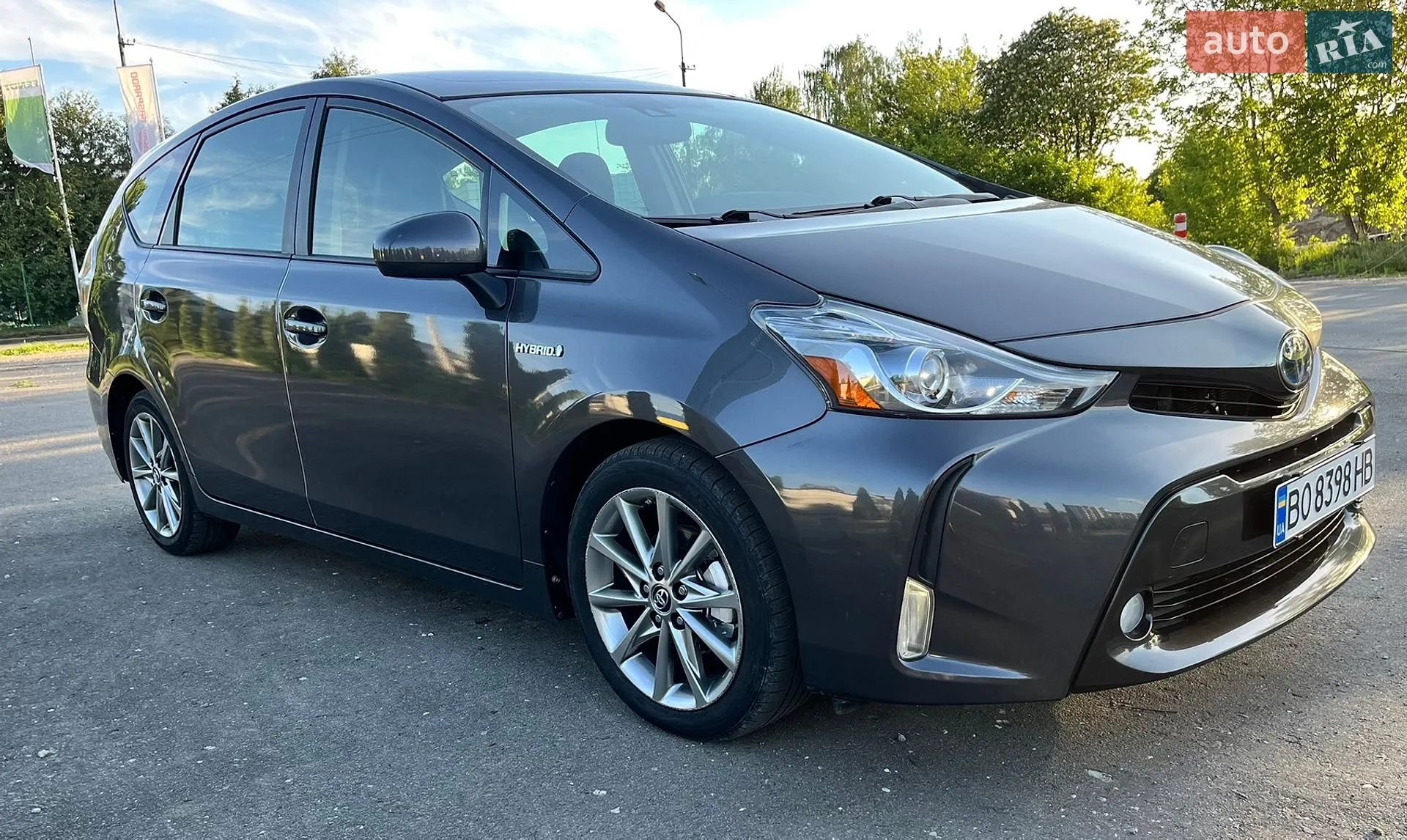 2014 Toyota Prius v (+) - мініатюра 12
