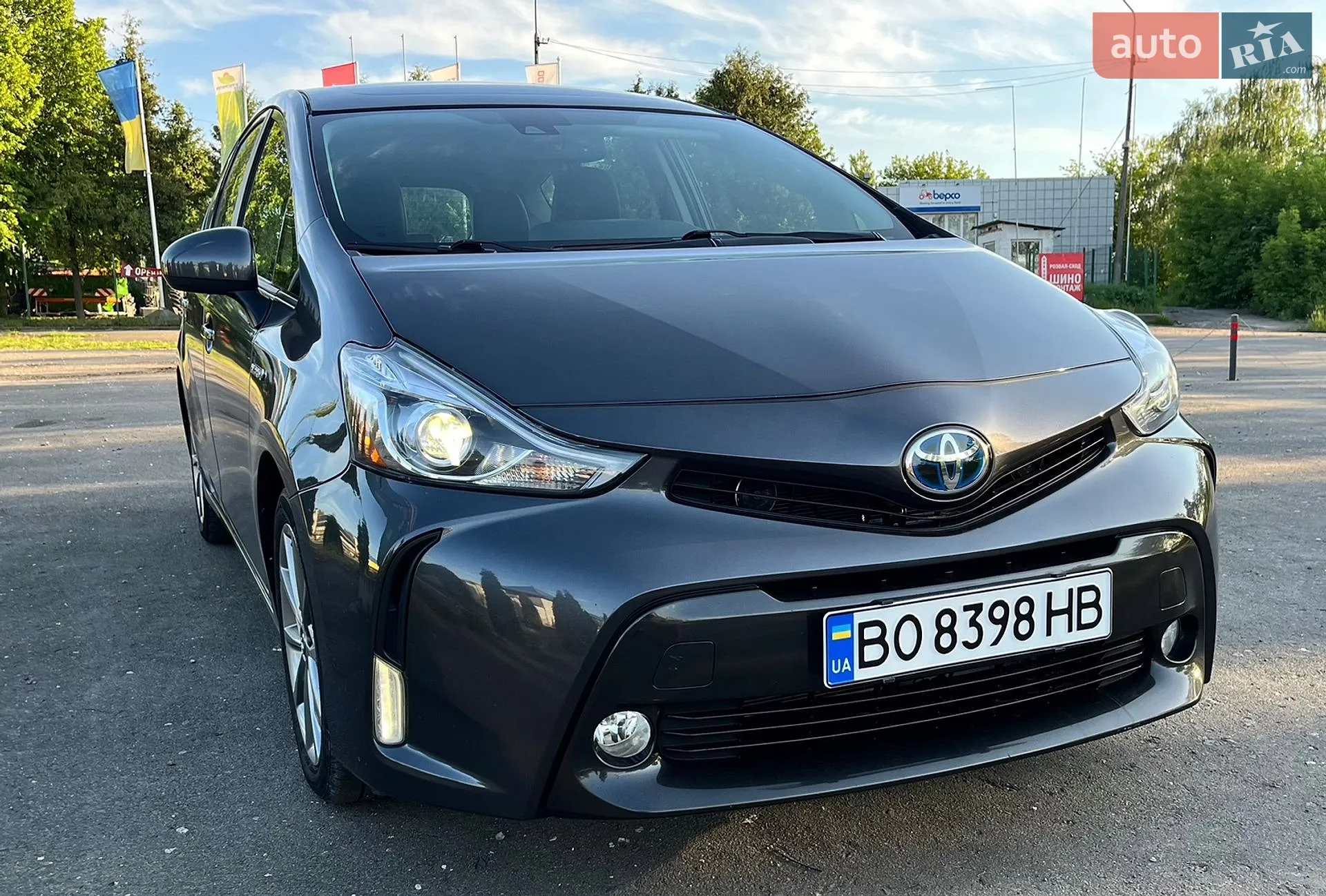 2014 Toyota Prius v (+) - мініатюра 14