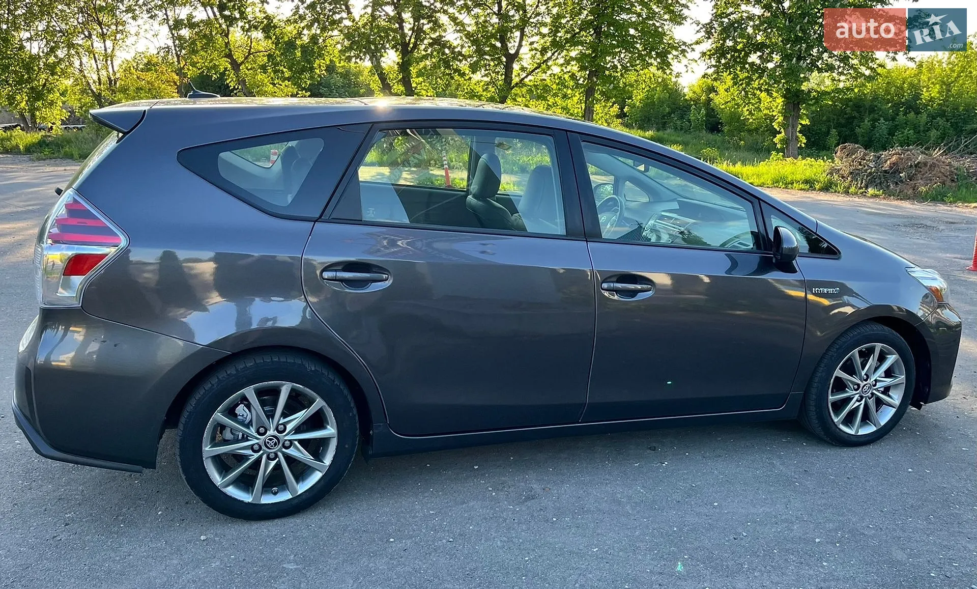 2014 Toyota Prius v (+) - мініатюра 16