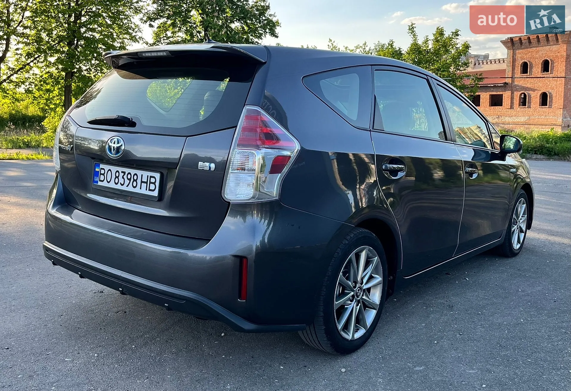 2014 Toyota Prius v (+) - мініатюра 20