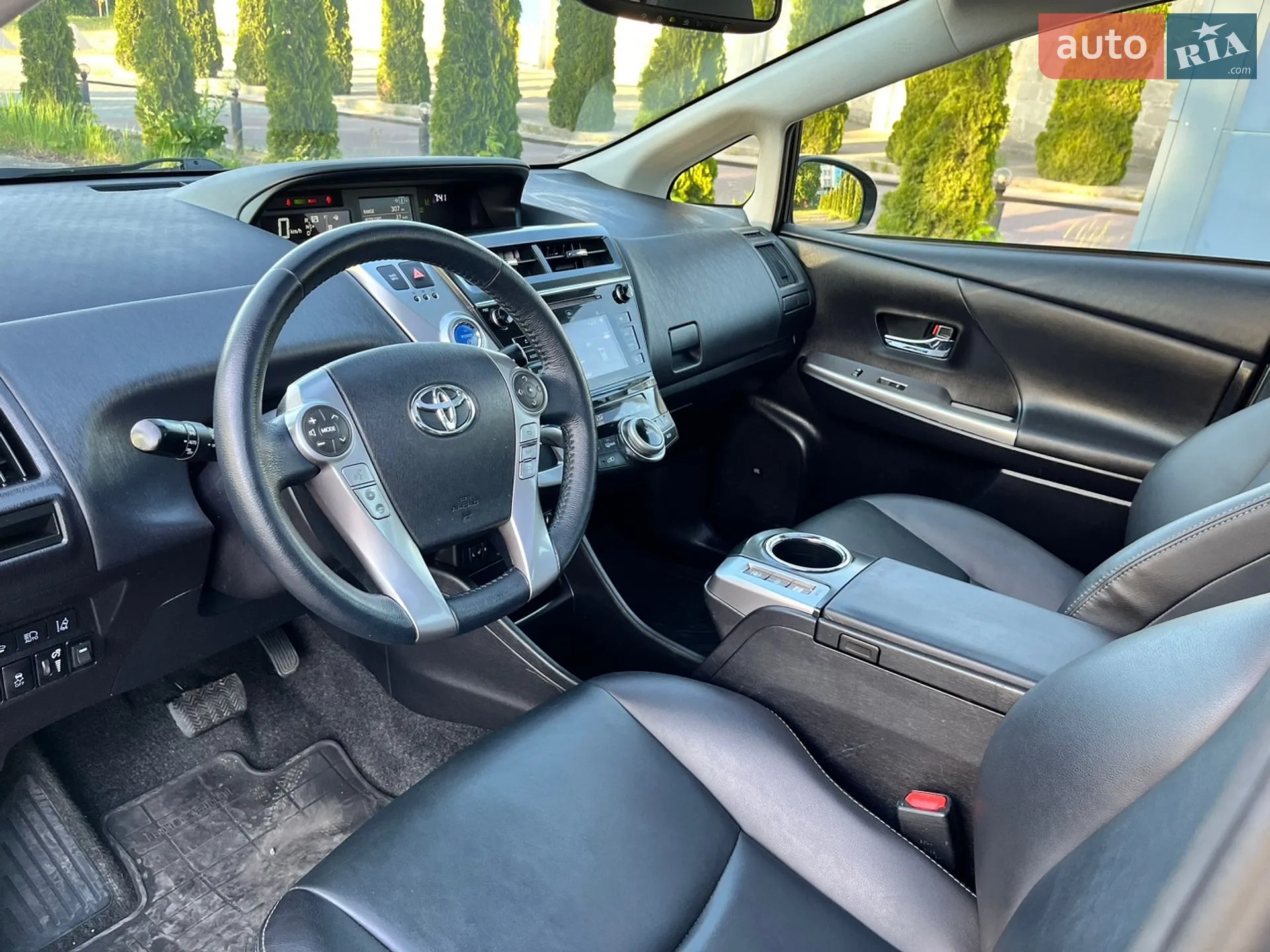 2014 Toyota Prius v (+) - мініатюра 30