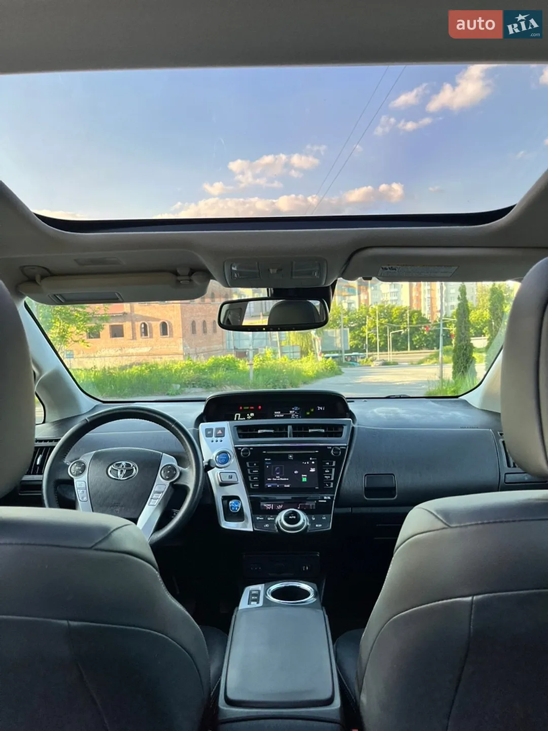 2014 Toyota Prius v (+) - мініатюра 31