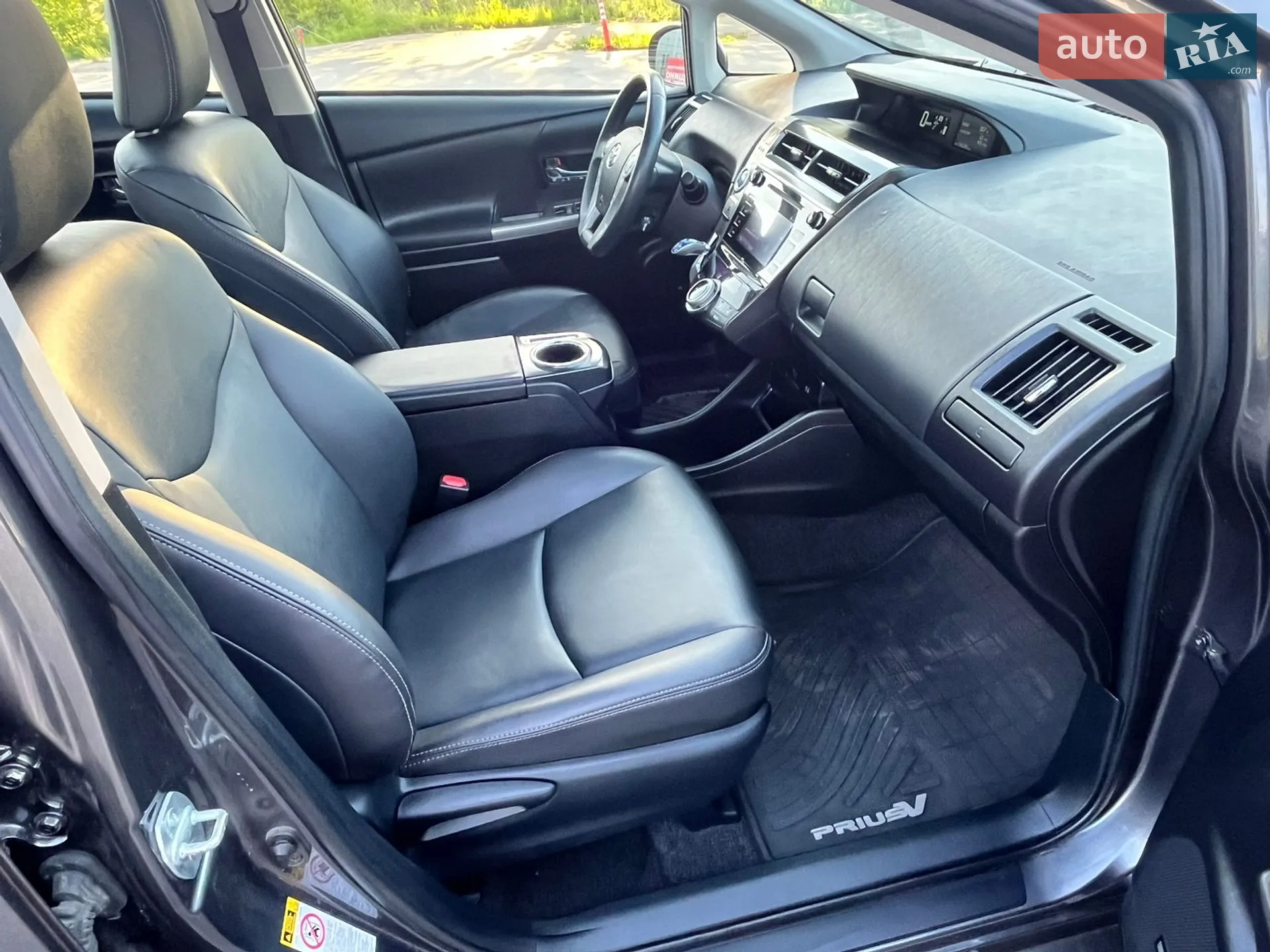 2014 Toyota Prius v (+) - мініатюра 42