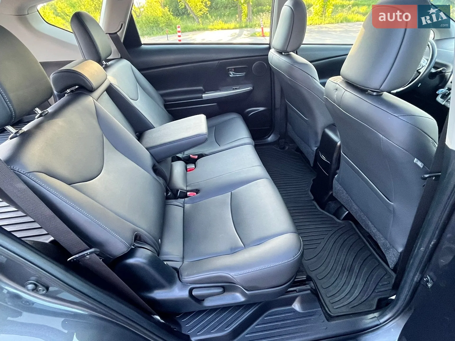 2014 Toyota Prius v (+) - мініатюра 45