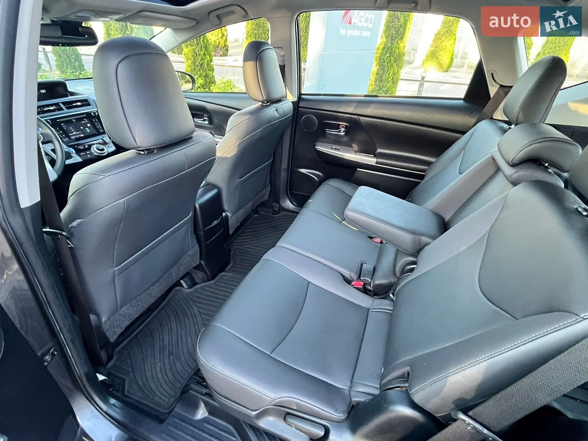 2014 Toyota Prius v (+) - мініатюра 46
