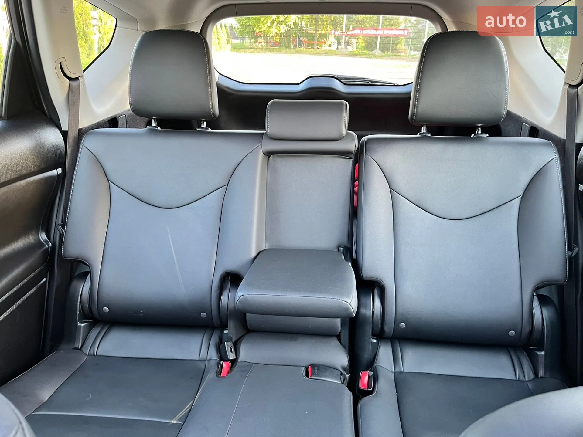 2014 Toyota Prius v (+) - мініатюра 48
