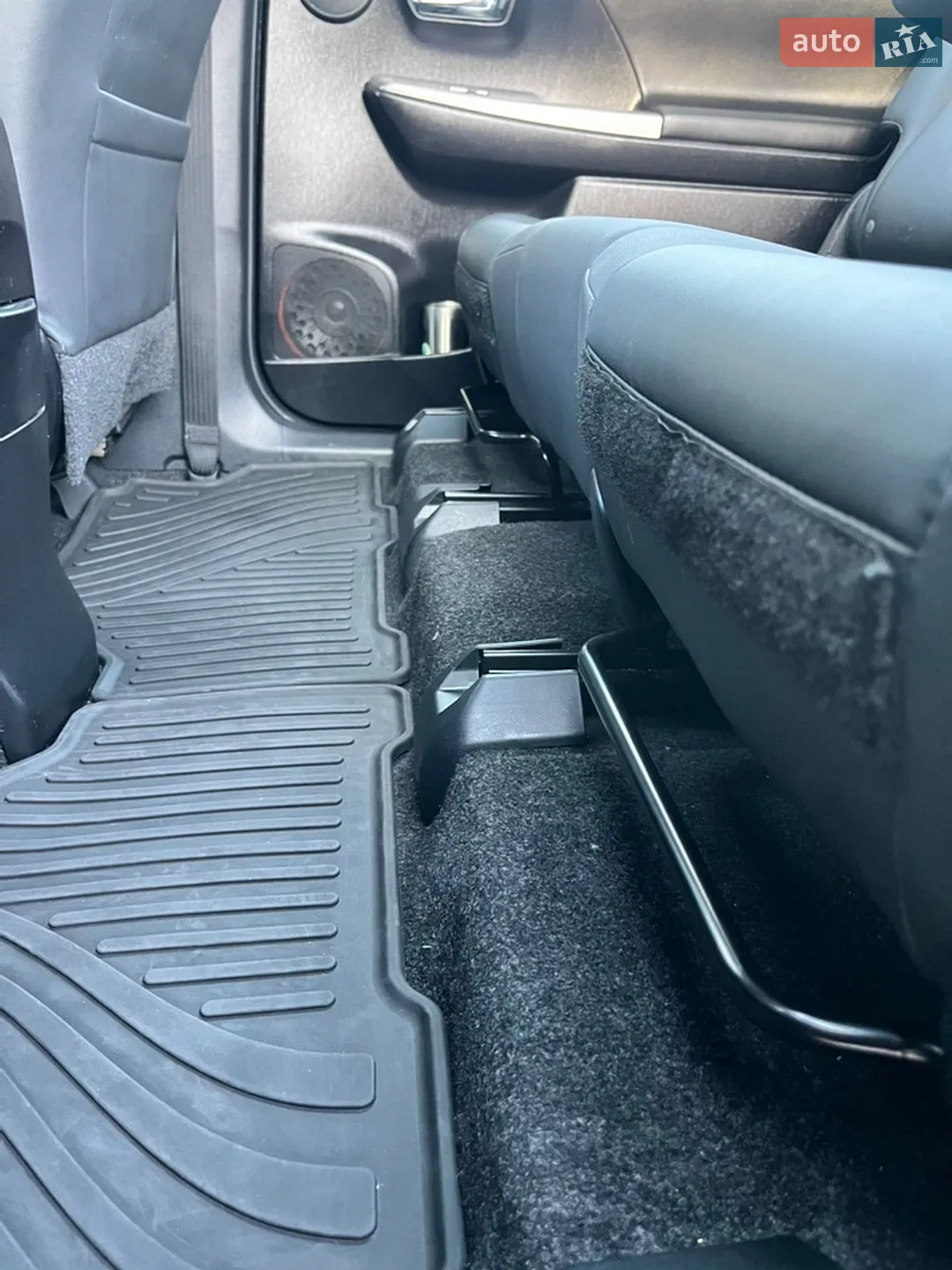 2014 Toyota Prius v (+) - мініатюра 52
