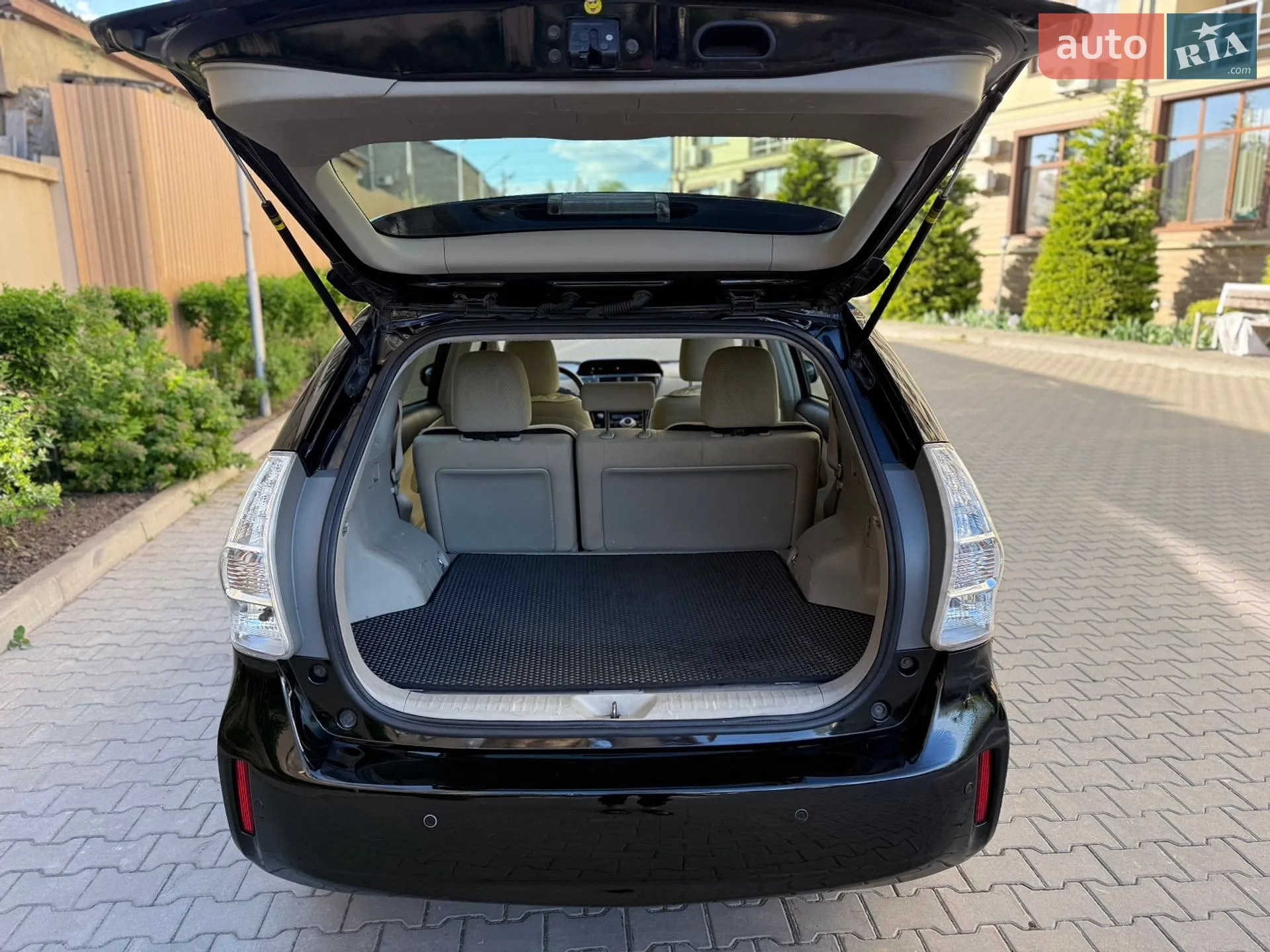2013 Toyota Prius v (+) - мініатюра 29