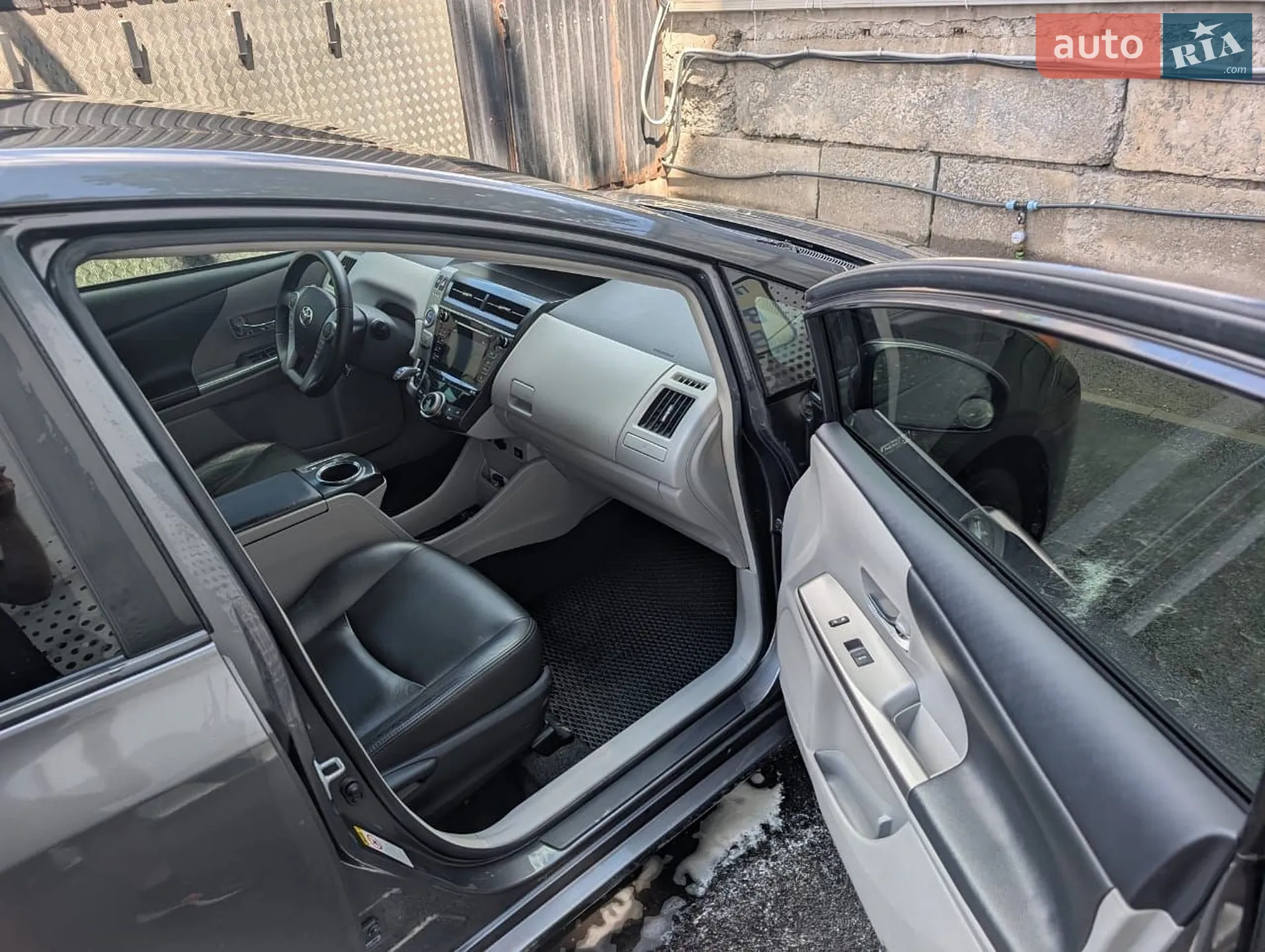 2015 Toyota Prius v (+) - мініатюра 26