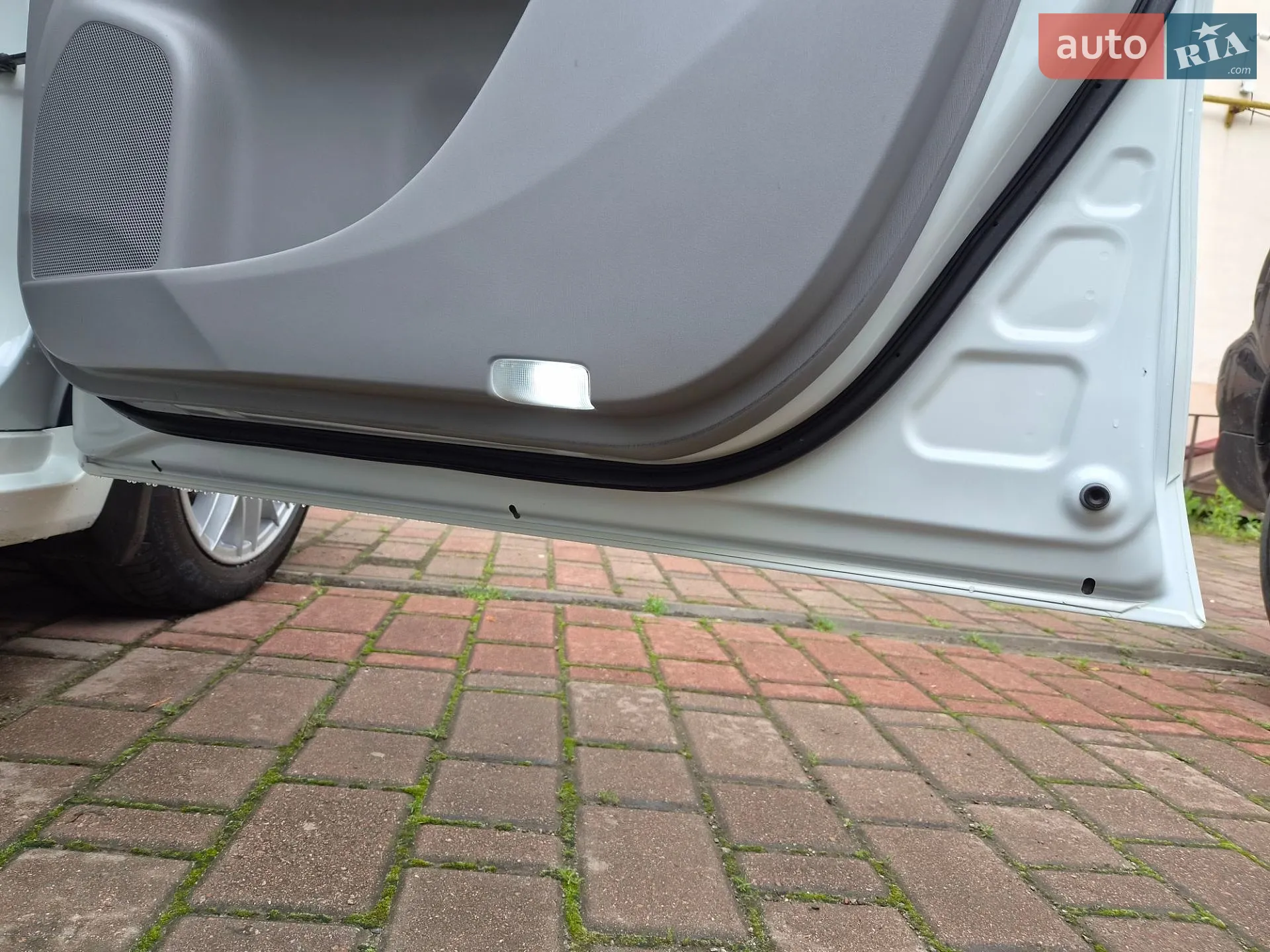 2014 Toyota Prius v (+) - мініатюра 44