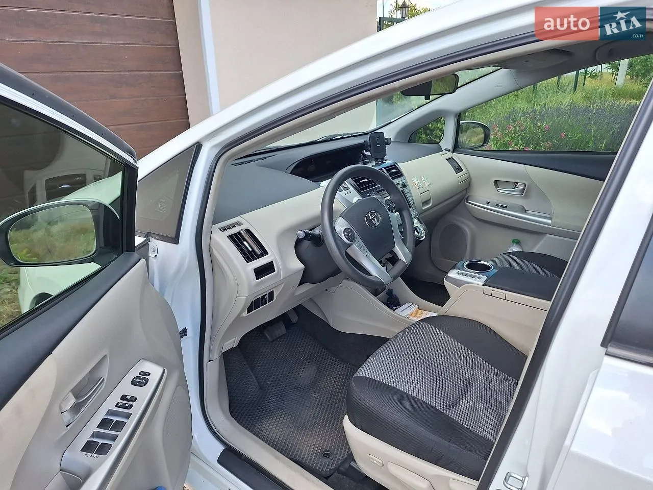 2012 Toyota Prius v (+) - мініатюра 24