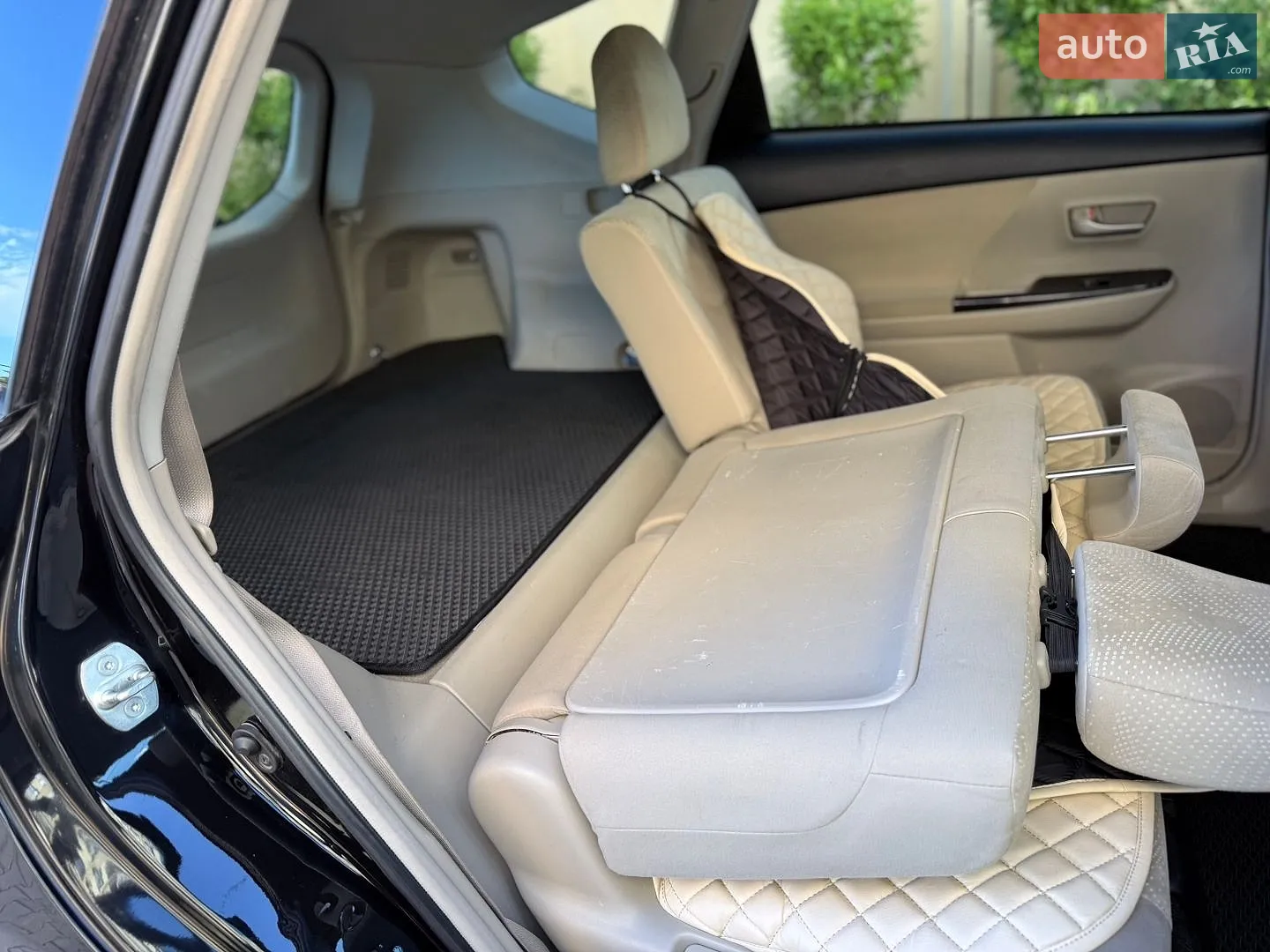 2013 Toyota Prius v (+) - мініатюра 32