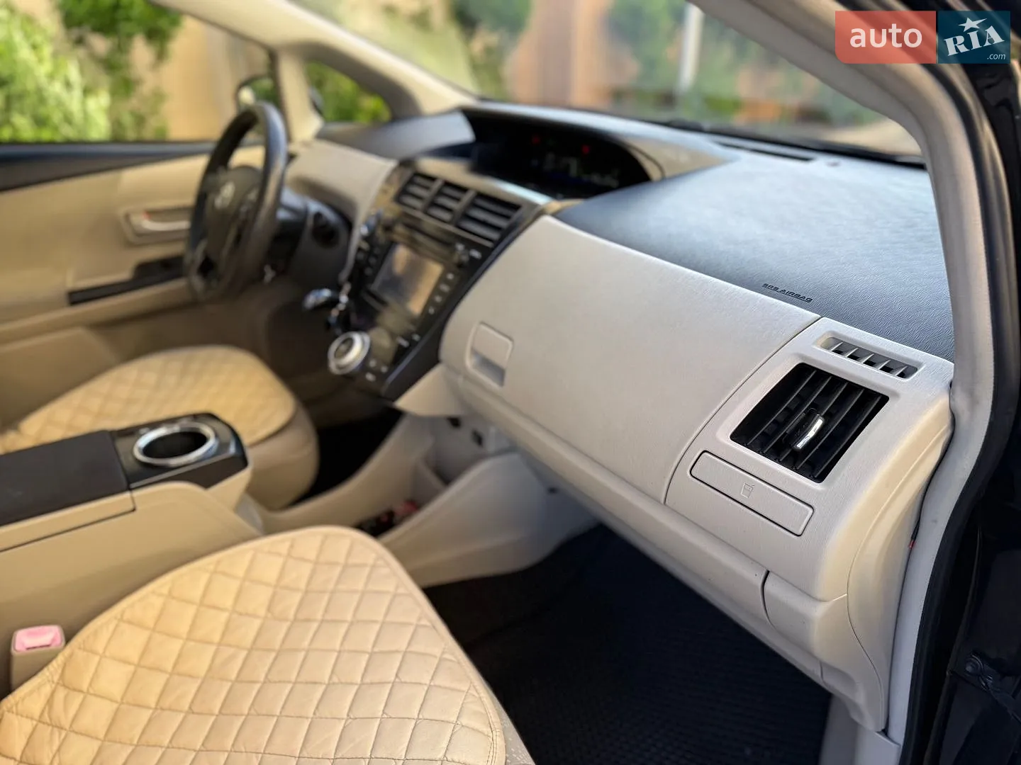 2013 Toyota Prius v (+) - мініатюра 36