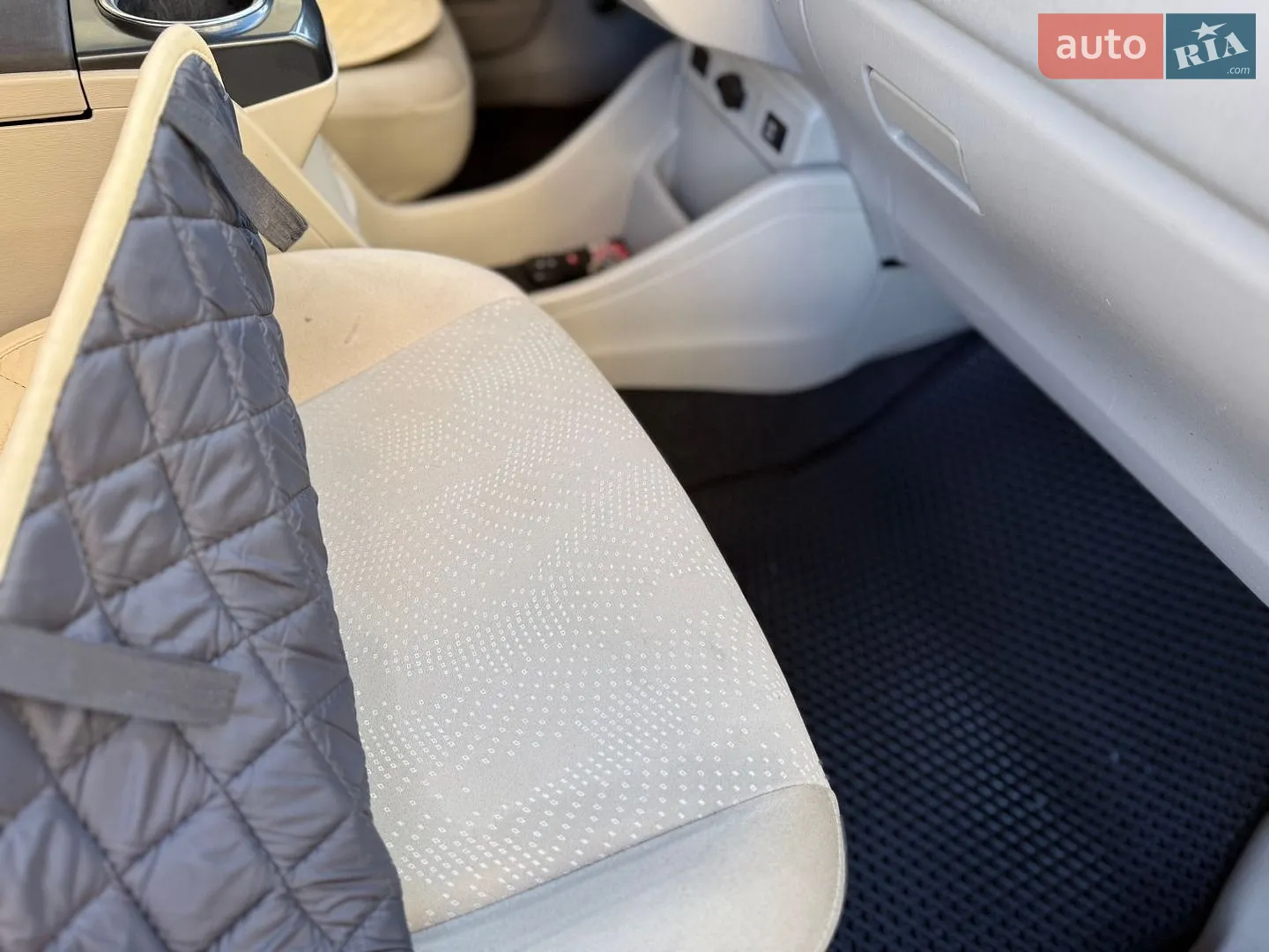 2013 Toyota Prius v (+) - мініатюра 37