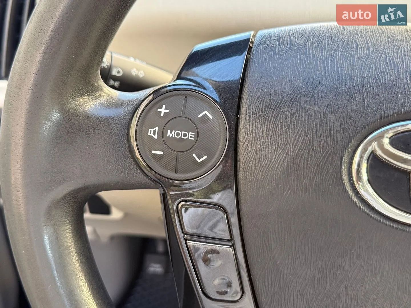 2013 Toyota Prius v (+) - мініатюра 48