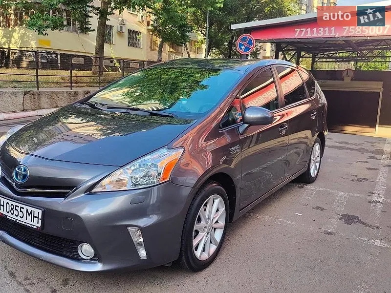 Toyota Prius v