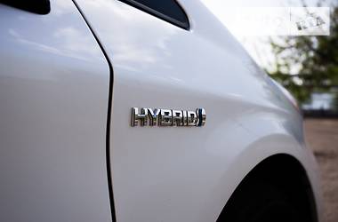 Хэтчбек Toyota Prius 2015 в Днепре