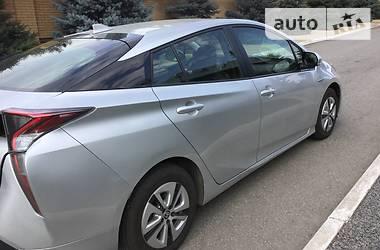 Седан Toyota Prius 2016 в Днепре