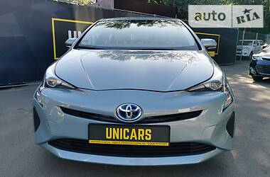 Седан Toyota Prius 2016 в 
