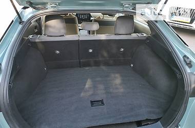 Седан Toyota Prius 2016 в 