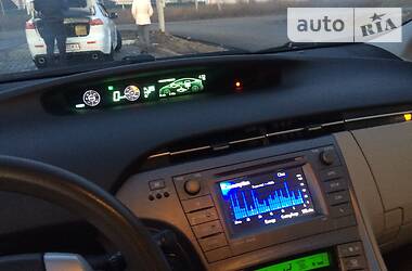 Хетчбек Toyota Prius 2015 в 