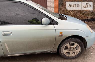 Седан Toyota Prius 2000 в 