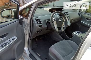 Універсал Toyota Prius 2012 в 