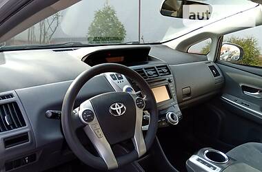 Універсал Toyota Prius 2012 в 