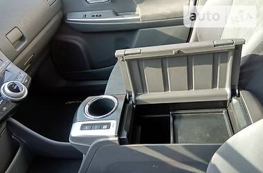 Універсал Toyota Prius 2012 в 