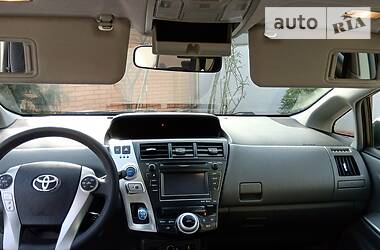 Універсал Toyota Prius 2012 в 