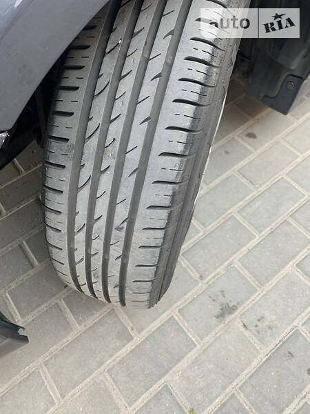 Хетчбек Toyota Prius 2015 в Харкові