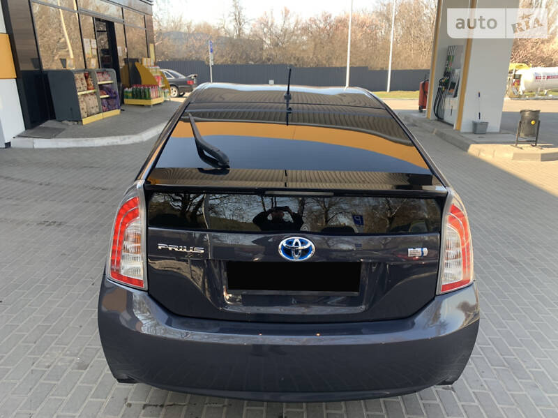 Хетчбек Toyota Prius 2015 в Харкові