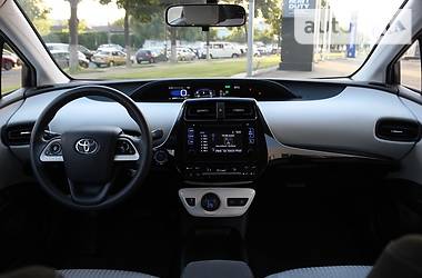 Хэтчбек Toyota Prius 2016 в Киеве