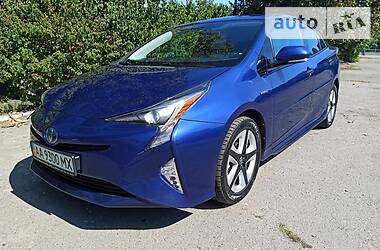 Хетчбек Toyota Prius 2015 в Києві