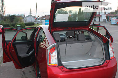 Лифтбек Toyota Prius 2014 в Ивано-Франковске