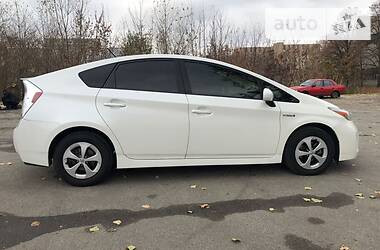 Седан Toyota Prius 2013 в Харькове