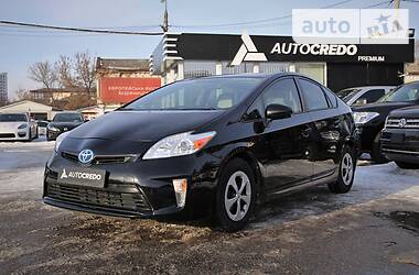 Седан Toyota Prius 2014 в Харькове