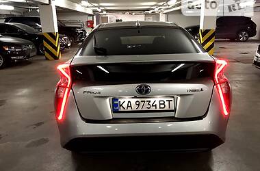 Хетчбек Toyota Prius 2016 в Києві