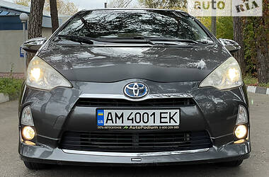 Хэтчбек Toyota Prius 2012 в Житомире