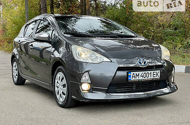 Хэтчбек Toyota Prius 2012 в Житомире