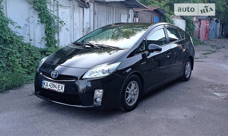 Хэтчбек Toyota Prius 2011 в Киеве