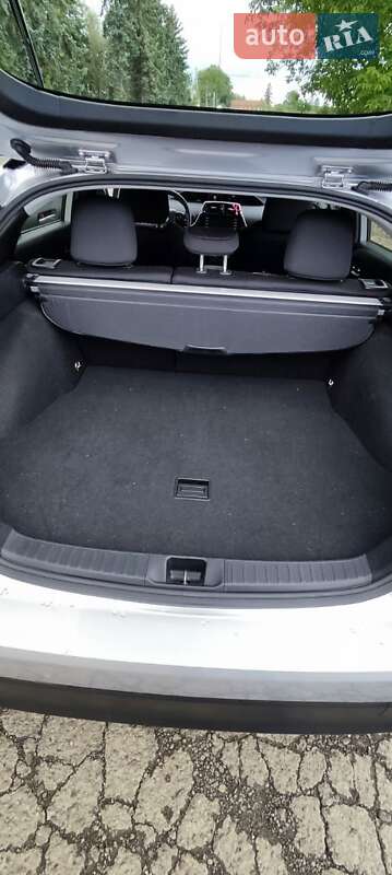 Хетчбек Toyota Prius 2020 в Чернівцях