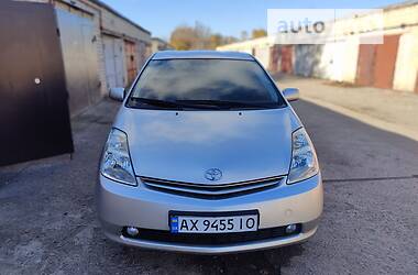 Хэтчбек Toyota Prius 2004 в Краснопавловке