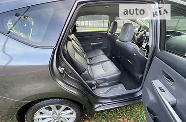 Хетчбек Toyota Prius 2012 в Дніпрі