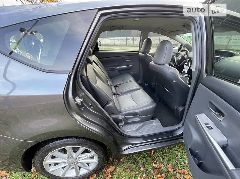 Хетчбек Toyota Prius 2012 в Дніпрі