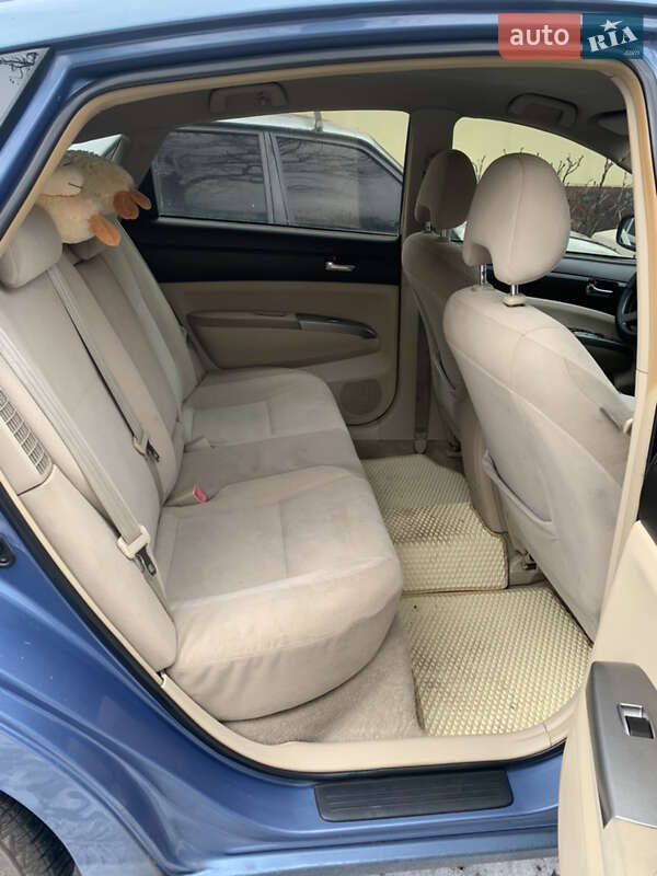 Хетчбек Toyota Prius 2005 в Могилів-Подільському