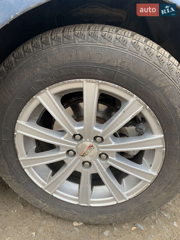 Хетчбек Toyota Prius 2005 в Могилів-Подільському